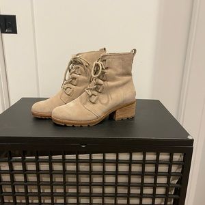 Sorel Suede Chunky Sole lace up boots